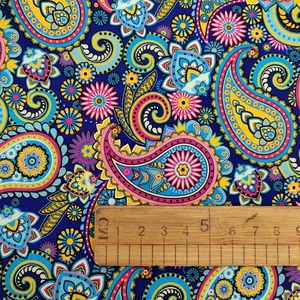 Tissu imprimé <span class=keywords><strong>indien</strong></span> Paisley en mélange de <span class=keywords><strong>coton</strong></span> et polyester, idéal pour les projets de couture DIY faits main – Vente flash - Product Image 2