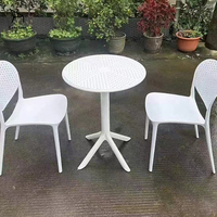 Table ronde en plastique moderne de nouvelle conception en gros, table basse, restaurant, bar, jardin, activités de plein air, café, durable, pas cher