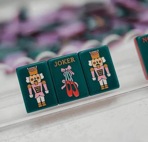 Nouveauté 2026 : Ensemble de tuiles de mahjong américain violet de luxe, motif <span class=keywords><strong>Casse</strong></span>-<span class=keywords><strong>Noisette</strong></span> sculpté, en acrylique triple couche, thème conte de fées, portable, idéal pour cadeau - Product Image 5