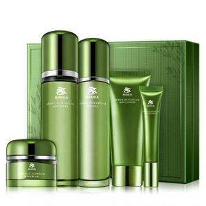 ชุดผลิตภัณฑ์ดูแลผิวหน้าออร์แกนิคเพื่อความชุ่มชื้นและผิวขาวกระจ่างใ<span class=keywords><strong>ส</strong></span> <span class=keywords><strong>ส</strong></span>าร<span class=keywords><strong>ส</strong></span>กัดจากพืช รา<span class=keywords><strong>ค</strong></span>าโรงงาน OEM ODM ปี <span class=keywords><strong>2022</strong></span> ชุดของขวัญผลิตภัณฑ์บำรุงผิว - Product Image 5