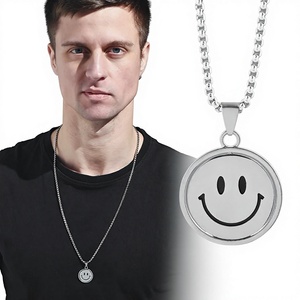 Collana Trendy in Rame con Faccina Girevole, Ciondolo Personalizzato Hip-Hop con Espressione Reversibile, Artistico, Unisex, alla <span class=keywords><strong>Moda</strong></span>, che cambia espressione - Product Image 1