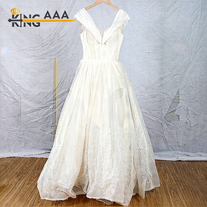 Robe de mariée de luxe d'occasion pour femme, marque <span class=keywords><strong>KINGA</strong></span>, qualité KingAAA, polyester/coton mélangés, couleurs et tailles variées, pour l'été, MOQ 45kg - Product Image 1