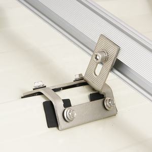 Pince de toit à <span class=keywords><strong>joint</strong></span> <span class=keywords><strong>debout</strong></span> en aluminium à <span class=keywords><strong>prix</strong></span> compétitif Toit en métal Panneau solaire Montage sur le toit Clip Lock Solar U Clamp - Product Image 6