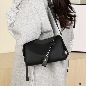Korean Style Pillow Shaped Shoulder Bag Simple Zipper Closure Casual Everyday Use Unisex Crossbody Bag Black Gray Blue Green - Product Image 1