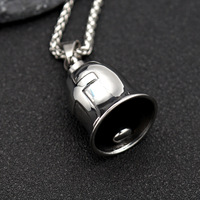 Collier vintage avec cloche de moto en forme de main de prière et croix, porte-bonheur pour motard, en acier inoxydable anti-ternissement, pour homme