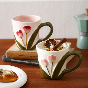 Creative Hand-Painted Tulip Ceramic Mug 500ml Large Capacity Embossed Flower Coffee Cup - Product Image 1