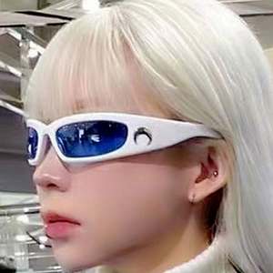 Gafas de Sol Decorativas de Moda de Marca de Lujo con Diseño de Luna, Unisex, Protección UV400, Estilo Punk, para Hombre y Mujer - Product Image 1