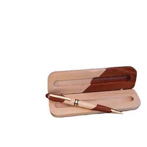 보스 선물을위한 새겨진 케이스와 모노그램 나무 펜 세트 개인화 된 데스크탑 펜 홀더