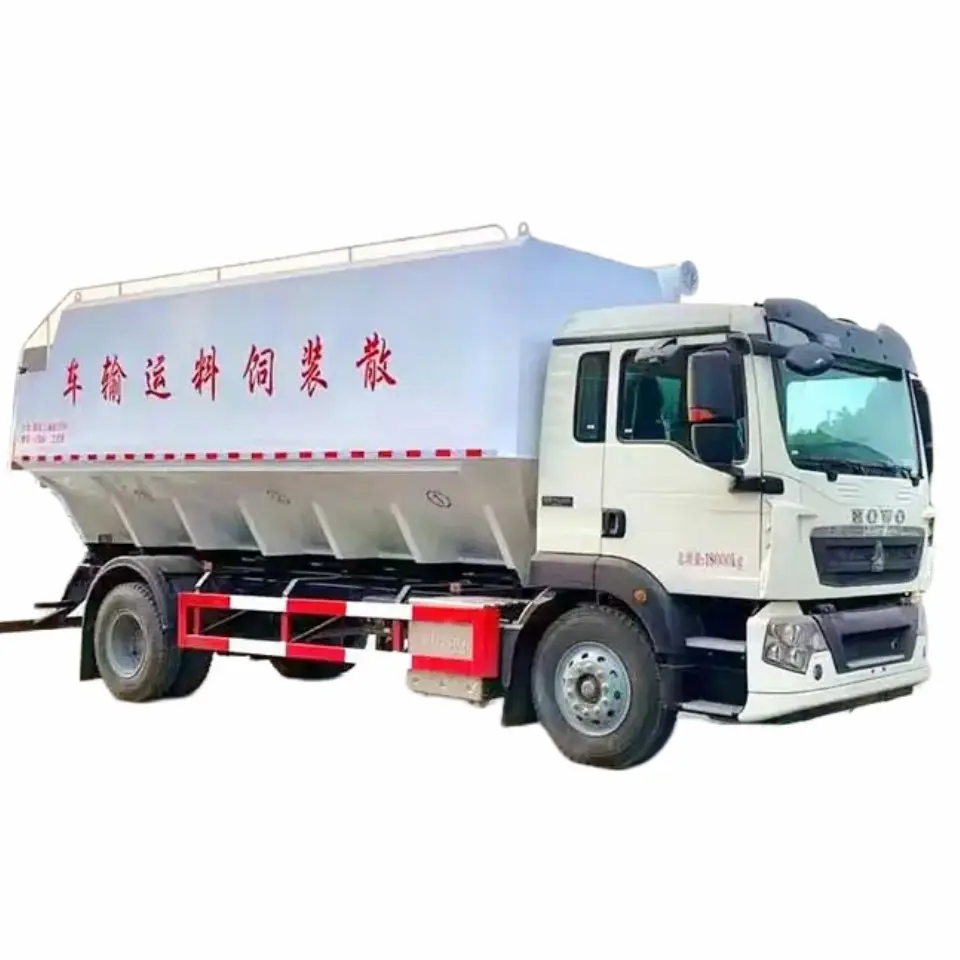 Howo Futtermittel-Schüttelwagen 25 Cbm Tankkapazität 3 Warenlager für Lieferung von Schüttelfuttermitteln Tierenfutter Holzpellets
