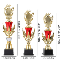 Trophées, médailles et plaques de récompense en plastique au design classique, multi-usages, pour la gloire des champions, personnalisables, pour l'école AD08