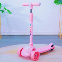 Sıcak Satış Modern Şık Tasarım Yüksek Kaliteli Açık Hava Hafif Plastik Tekerlekli Yüksekliği Ayarlanabilir Oturma Yerleşimli Çocuk Scooterı Çocuk Oyuncağı