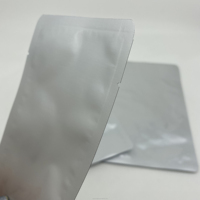 Sacs d'emballage thermoscellables personnalisés pour aliments, viande, poisson, nourriture pour animaux de compagnie, sachets en aluminium à trois soudures latérales