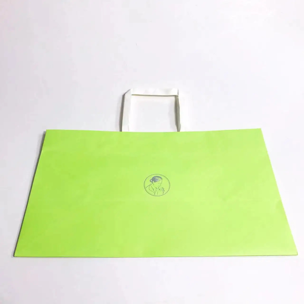 Grand sac à provisions personnalisé de luxe imprimé personnalisé vert sac en papier de qualité supérieure recyclable avec poignée pour cadeau