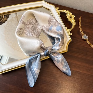 Nuovo Foulard Quadrato da Donna 100% Seta di Gelso, Elegante e alla Moda, con Stampa Peonia in Crepe Satinato, 53cm - Product Image 2