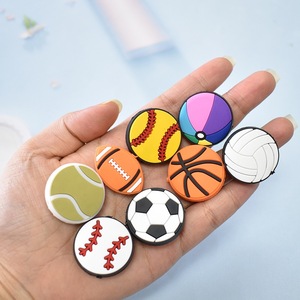 Novedad: Cuentas de PVC Deportivas con Diseños Variados al por Mayor – Diseños de Béisbol, Fútbol, Baloncesto para Bolígrafos, Llaveros y Manualidades DIY - Product Image 2
