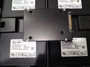 PM9A3 7,68 TB U.2 SSD 2,5 Zoll PCIe 4.0x4 NVMe 1,4 V-NAND TLC Enterprise SSD - Product Image 4