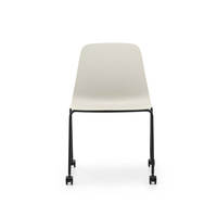 Chaises modernes au design original à vente directe en usine Meubles de salle à manger en coque PP Pieds en métal noir Chaise en plastique