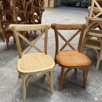 Chaise d'enfants de fête arrière de croix en bois d'hôtel durable de restauration de Style de ferme classique pour des événements de banquet