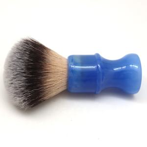 Pinceau à raser en poils synthétiques et en poils <span class=keywords><strong>de</strong></span> <span class=keywords><strong>blaireau</strong></span> avec manche en résine bleue personnalisé avec logo JDK pour homme - Product Image 2