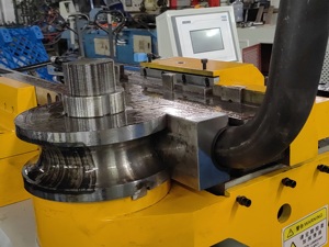 Machine <span class=keywords><strong>de</strong></span> pliage semi-automatique hydraulique CNC DW89NC, nouvelle machine <span class=keywords><strong>de</strong></span> pliage <span class=keywords><strong>de</strong></span> tuyaux d'échappement en acier inoxydable/carbone/acier doux, prix compétitif - Product Image 4