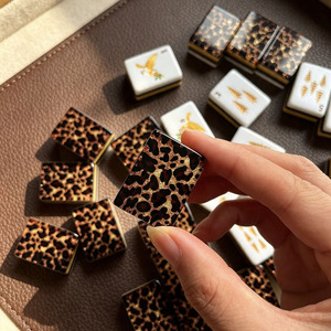 Juego de Mahjong Americano de Lujo con Estampado de Leopardo, 160 Piezas, Fichas de Mahjong Acrílicas Personalizadas, Diseño de Pantera con Flores en Relieve Dorado - Product Image 6