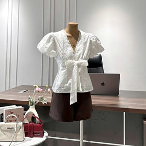 Conjunto de Top y Shorts con Cuello en V, Lazo en la Cintura, Manga Corta, Algodón Tejido, Estilo Femenino, Servicio OEM - Product Image 1