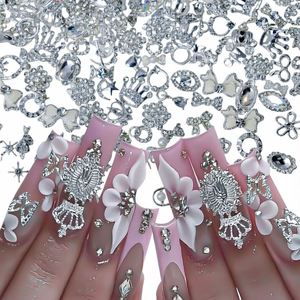 Nouveaux autocollants 3D pour ongles à motif gothique, en plastique, pour embellir les ongles - Product Image 1