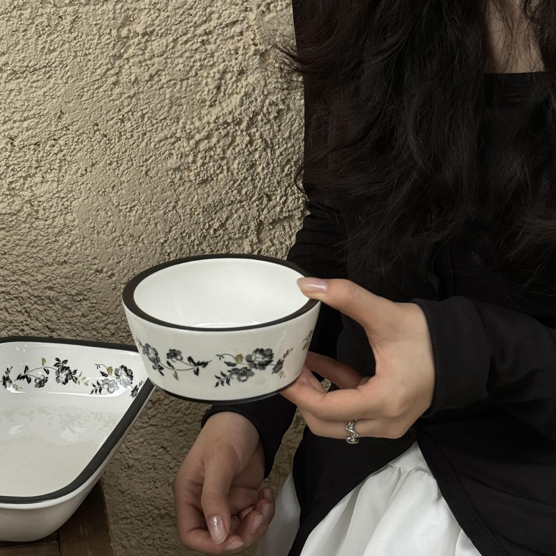 ชามเล็กขอบดำดอกไม้12*5