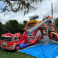 Château gonflable avec toboggan, thème station de pompiers et château de Hpfburg