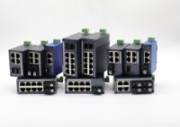 9-57V Switch Industri Mini Outdoor Din Rail Tanpa Manajemen 4 Port 10/100Mbps 10Gbps Konverter Media Fiber SC 0-20KM -35C~+75C