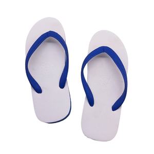 Tongs classiques en caoutchouc blanc pour hommes, avec bride bleue, antidérapantes, sandales de plage, vente en gros, pas cher, chaussons d'été, logo personnalisé, OEM - Product Image 2