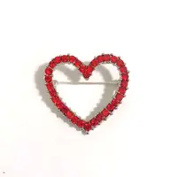 Broche vermelho com strass e coração, broche com pedras, diamante e coração, 2020