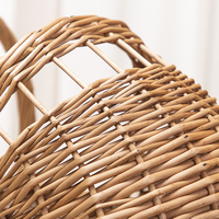 Panier cadeau pour bébé tissé en plastique tressé à la main avec roues pour le stockage de la rentrée scolaire et accessoire photo pour bébé