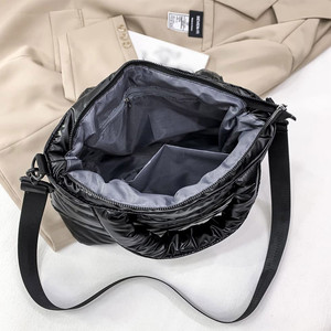Bolso Tote Acolchado Personalizado para <span class=keywords><strong>Mujer</strong></span>, Bolso de Hombro Grande, Bolso de Mano Acolchado para Invierno, Bolso Tote de Hombro Acolchado para el Trabajo - Product Image 4