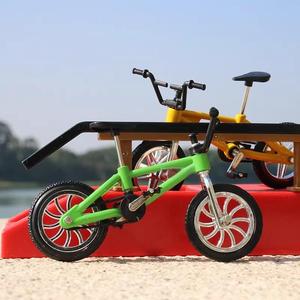 Haute qualité <span class=keywords><strong>Mini</strong></span> vélo jouets doigt <span class=keywords><strong>Skate</strong></span> vélo jouets classiques métal doigt vélo Kits - Product Image 3