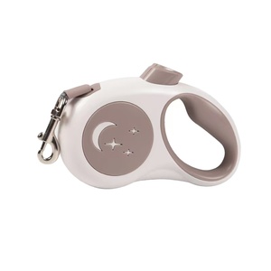 3M 5M <span class=keywords><strong>Laisse</strong></span> <span class=keywords><strong>rétractable</strong></span> automatique pour chien et chat Plastique durable Décoration réfléchissante Corde couleur solide <span class=keywords><strong>Flexi</strong></span> <span class=keywords><strong>Laisse</strong></span> de marche - Product Image 1