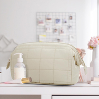 Trousse de Maquillage de Voyage, Sac de Toilette à Fermeture Éclair Large, Pochette Rose Rembourrée, Essentiels de Voyage, Trousse de Maquillage pour Femmes, Organisateur de Maquillage