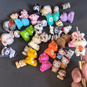 Perline focali 3D a forma <span class=keywords><strong>di</strong></span> animale anime, carine, ponderate, imbottite, con perline, per arti e mestieri, grandi, per la creazione <span class=keywords><strong>di</strong></span> gioielli, topper per penne e braccialetti - Product Image 6