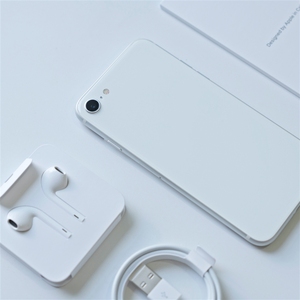โทรศัพท์มือถือ <span class=keywords><strong>iPhone</strong></span> <span class=keywords><strong>SE</strong></span> 2022 <span class=keywords><strong>A15</strong></span> ของแท้จาก Apple สหรัฐอเมริกา ปลดล็อคแล้ว เครื่องรีเฟอร์บิช มือสอง - Product Image 3