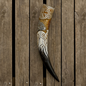 Tasse à boire en corne de buffle naturelle avec motif de loup gravé, tasse viking médiévale faite à la main, vaisselle rustique, cadeau - Product Image 1