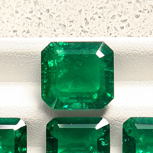 Kizo Green Emerald Loose Stone Rectangle Synthetic Lab Created Gemstone For Jewelry Making - Product Image 4