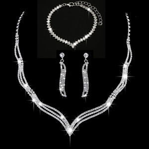 Gift Boxed Luxury Engagement Jewelry Set Rhinestone Necklace, Earrings & Ring Bridal Suite - Product Image 6