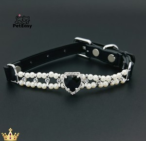 Neue heiß verkaufte Fabrik <span class=keywords><strong>Low</strong></span> <span class=keywords><strong>MOQ</strong></span> Stock Haustier zubehör Günstige herzförmige Diamond Pearl Dekorierte Katzen-und Hunde halsbänder - Product Image 1