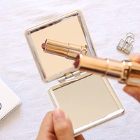 Nouveau miroir de maquillage pliable double face de poche pour étudiant, avec cadre en plastique et motif de dessin animé lapin et ours