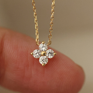 Collana da Donna in Argento Sterling S925 con Ciondolo a Fiore <span class=keywords><strong>Quadrifoglio</strong></span> Portafortuna e Diamante Scintillante, Catena a Clavicola - Product Image 1