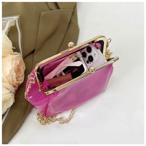 Bolso Bandolera Transparente de PVC Impermeable y Duradero con Cierre Kiss Lock, Diseño OEM - Product Image 3