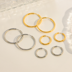 도매 패션 쥬얼리 변색 방지 PVD 금도금 미니멀리스트 Y2K 빅 후프 귀걸이 (여자용) - Product Image 1