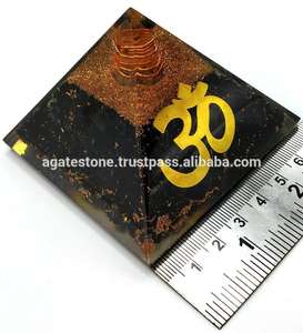 Pyramide d'orgonite en agate artisanale en gros, décoration énergétique, thème de l'amour, bien-être, guérison, maison européenne en agate - Product Image 4
