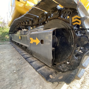 Excavatrice sur chenilles d'occasion KOMATSU PC160 de 16 tonnes, importation directe du fabricant pour les travaux de construction et de bâtiment lourds - Product Image 4