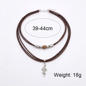 Collar de cuero bohemio para mujer con colgante de serpiente y cuentas de piedra natural, joyería informal para el día a día - Product Image 2